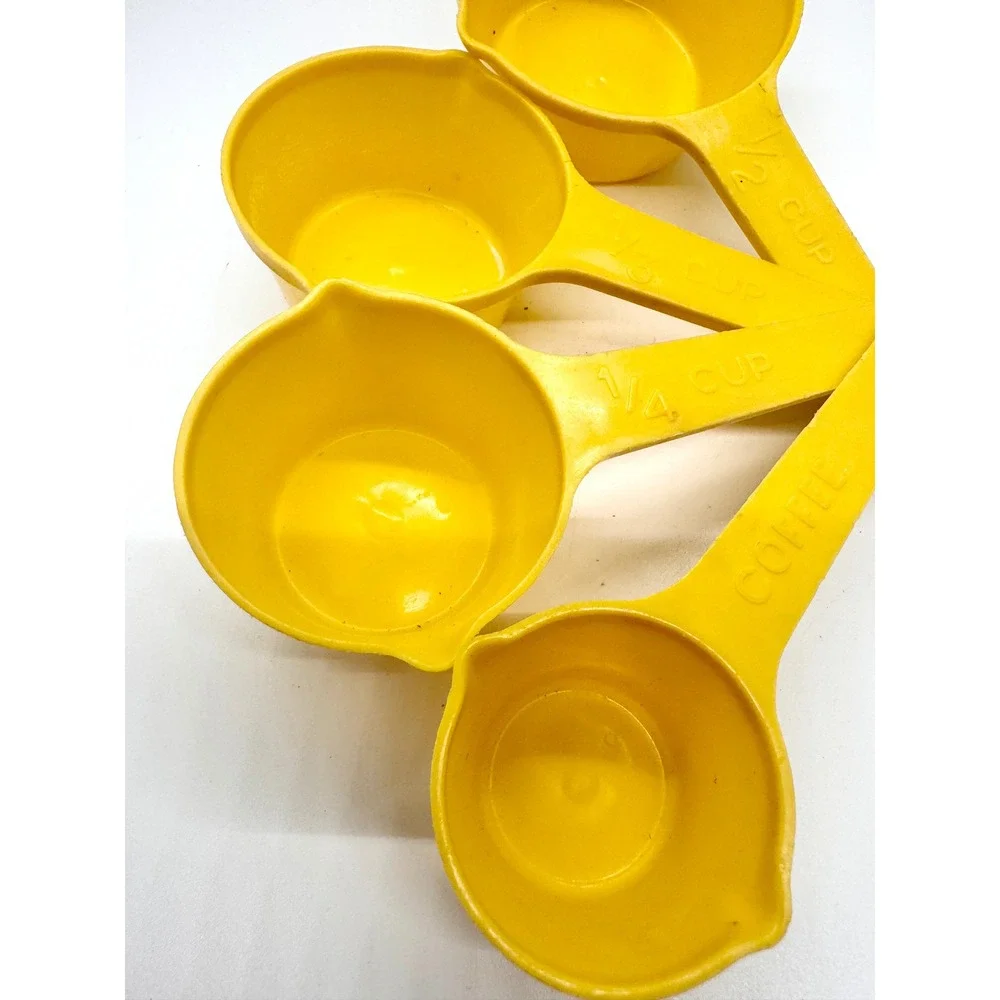Vintage Lustro Ware Yellow Plastic Measuring Cups‎ Set 4pc Mid Century Retro